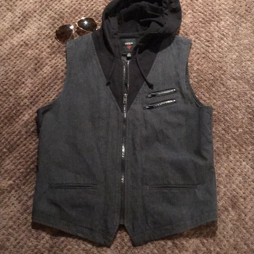 SZ Large hooded GUESS Vest